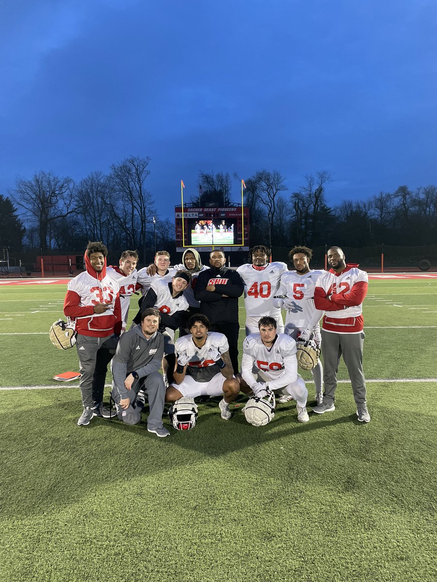 CoachMadison5's tweet photo. GREAT BIRTHDAY WITH AMAZING DUDES!! ONLY THE BEGINNING @SHU__Football #JACKBoyz #SMFJKC ❌😈 https://t.co/181K4uD6Ox