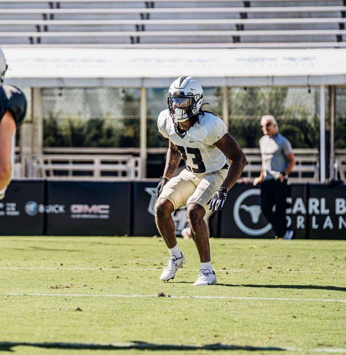 Jfrancois2_'s tweet image. Blessed💫 #spring23