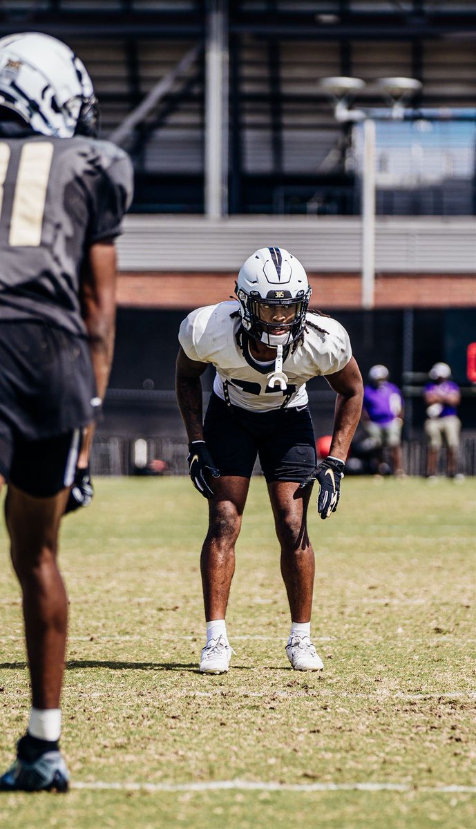 Jfrancois2_'s tweet image. Blessed💫 #spring23