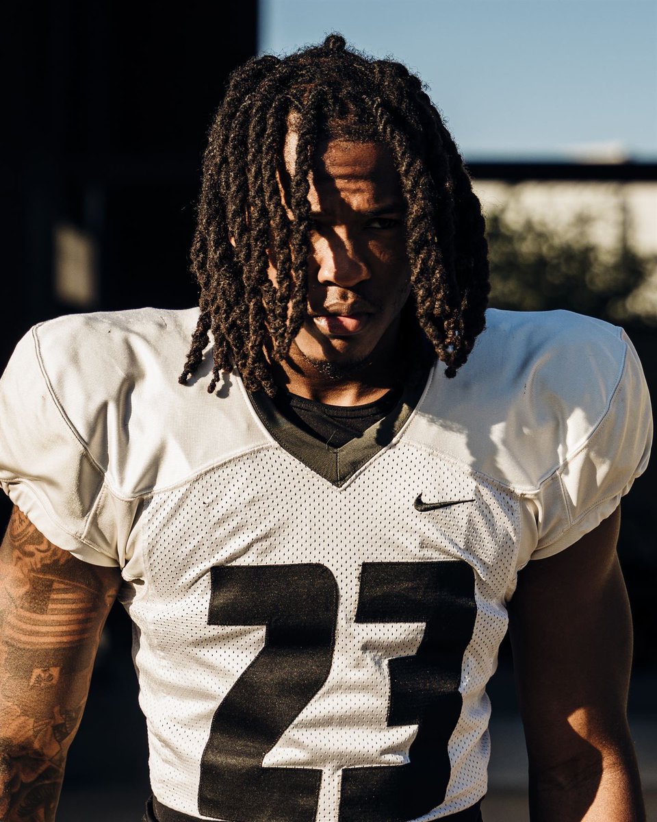 Jfrancois2_'s tweet image. Blessed💫 #spring23