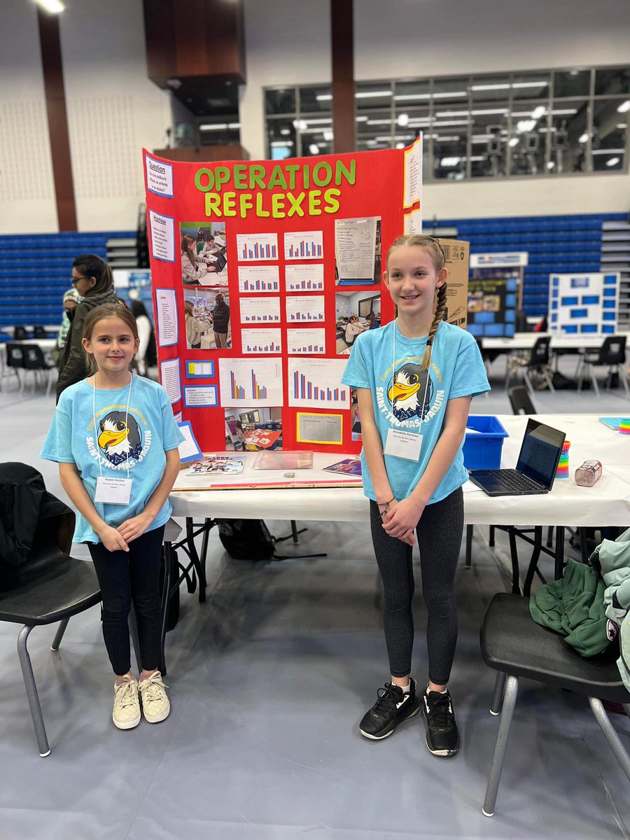 Bonne chance à Annabelle et Peyton qui participent  à l’expo-sciences au collège Lambton cette fin de semaine !!  <a href="/patdufour7/">Patrice Dufour</a>