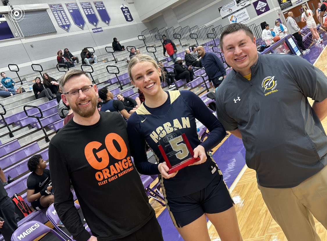 Congrats to our Summit team for a great showing at the kiwanis summit vs stark game. Even though we lost 79-75 it was a very entertaining game. Thanks to our coaches and congrats to the game MVP Rylee Bennett.   👏👏👏