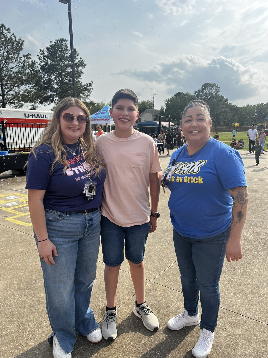 Erica Redwine tweet media