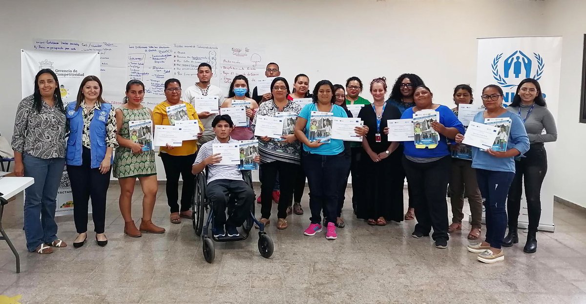 La educación financiera permite que jóvenes mejoren

el manejo de sus finanzas💵
sus medios de vida 🙌🏿 y
sean incluidos y mitiguen su riesgo de desplazamiento🚶🏿‍♀️

Junto a <a href="/MuniDeSPS/">Municipalidad de San Pedro Sula</a> <a href="/OIT_AmerCentral/">OIT América Central</a> apoyamos a 14 jóvenes de la Red de Convergencia Juvenil en su formación.