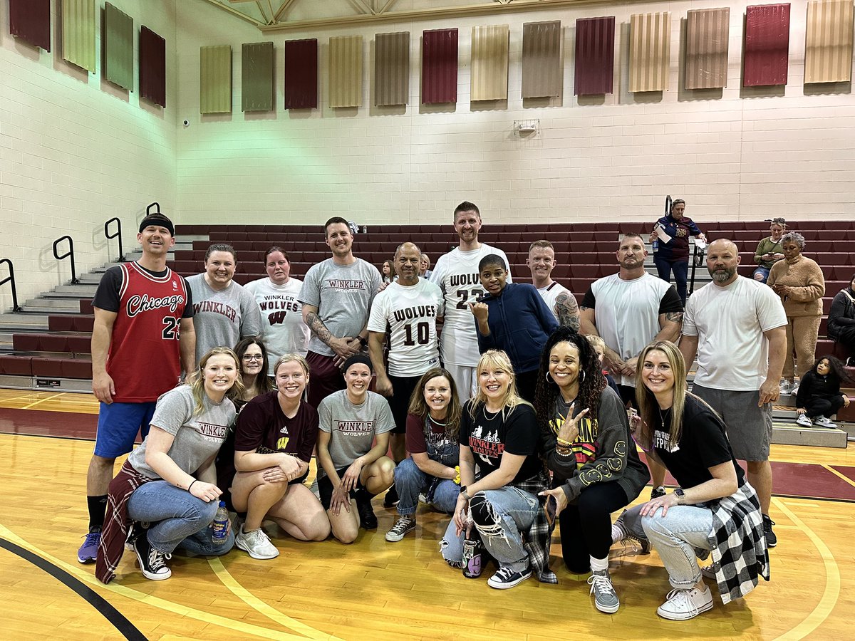 m_liddle99's tweet photo. Best school spirit goes to @haroldwinklerms 👏🏼 https://t.co/M1Hf9v1tGP