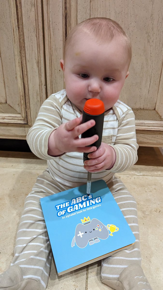 Urgo's tweet photo. Last week @LinusTech was hacked. Thankfully he got it straightened out, but while he was working on that figured it was the perfect time to order his screwdriver & children's book. Jonah loves both lol. Thank you @linusgsebastian! #LittleEngineer #BabyEngineer #LittleGamer https://t.co/PwUAtWZ0NP