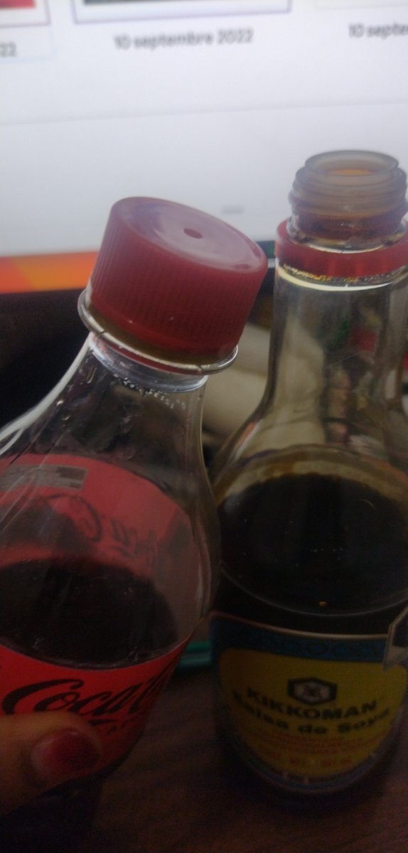 jazzcelaya's tweet photo. La mala noticia: le eché un chorrito de coquita a mi bocado de sushi

La buena noticia: a la coca le queda la tapa de la salsa soya jijiji https://t.co/Jfi3b7P7ks