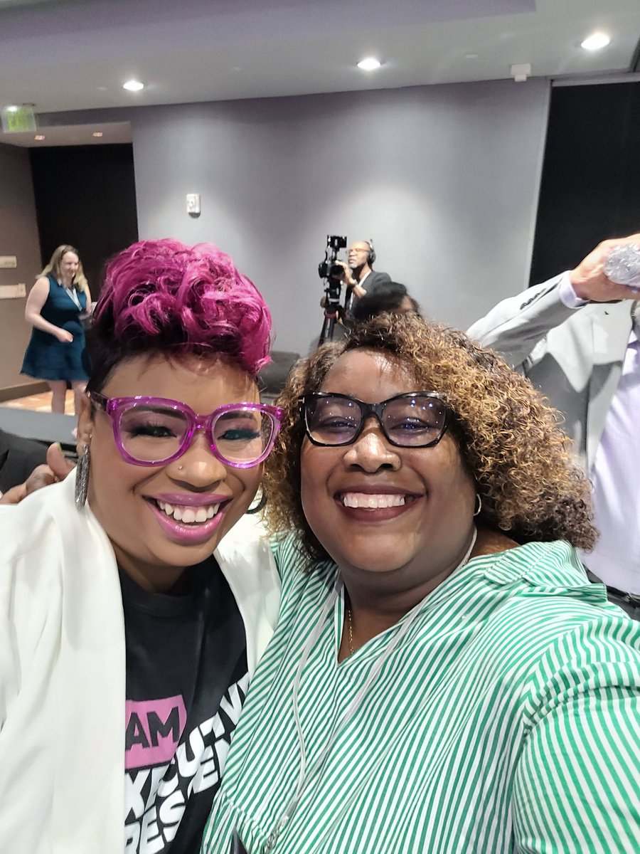 iamjulieturney's tweet image. LaShawn Davis @thehrplug, you did it! Congratulations, my friend.