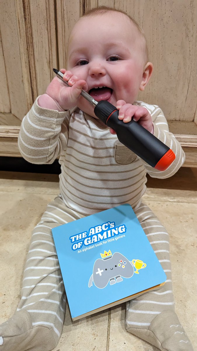 Urgo's tweet photo. Last week @LinusTech was hacked. Thankfully he got it straightened out, but while he was working on that figured it was the perfect time to order his screwdriver & children's book. Jonah loves both lol. Thank you @linusgsebastian! #LittleEngineer #BabyEngineer #LittleGamer https://t.co/PwUAtWZ0NP