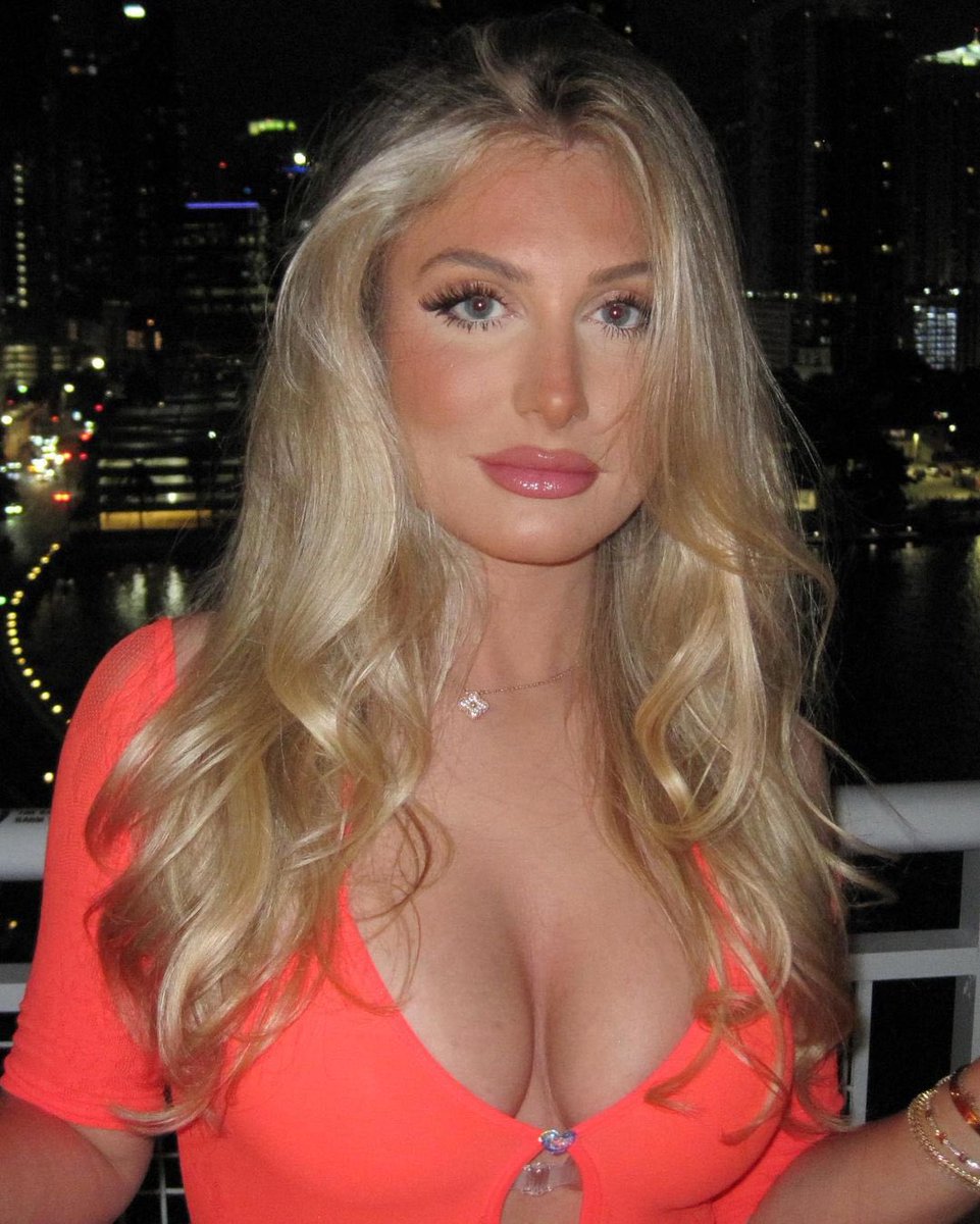 hellaweirdblond's tweet photo. orange you glad i’m back 🔥 https://t.co/CokOI4hPiQ