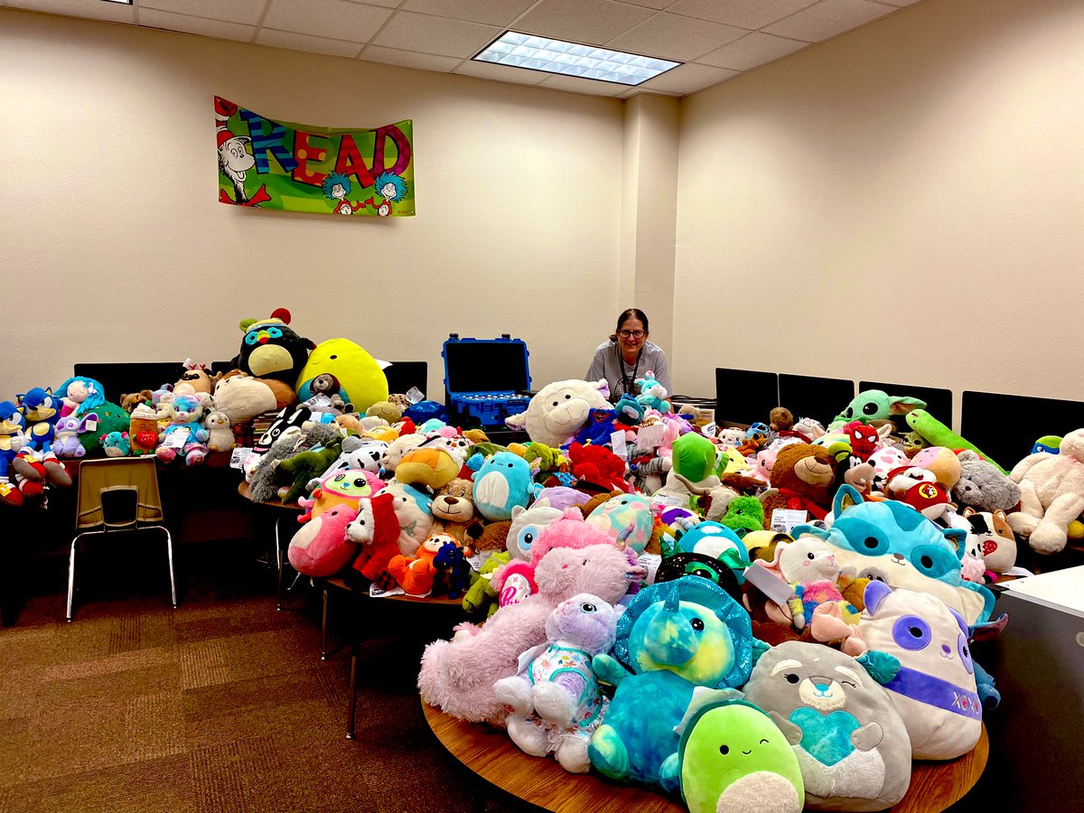 CoyotesRead's tweet photo. Our Stuffed Animal Sleepover is a huge success! Our “stuffies” are having a blast in the library! More will be posted later. The “stuffies” are waking up early tomorrow to wish our #ScienceOlympiad team good luck! #StuffAnimalTakeover #WeAreKISD @KilleenISD_ @KISDLibraries https://t.co/WTjZE26WwX