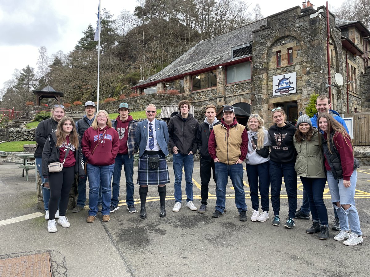 The CHSPS Travel Club is up bright and early to start the long trek home. They have had a fantastic time exploring Ireland and Scotland and look forward to sharing their stories!
