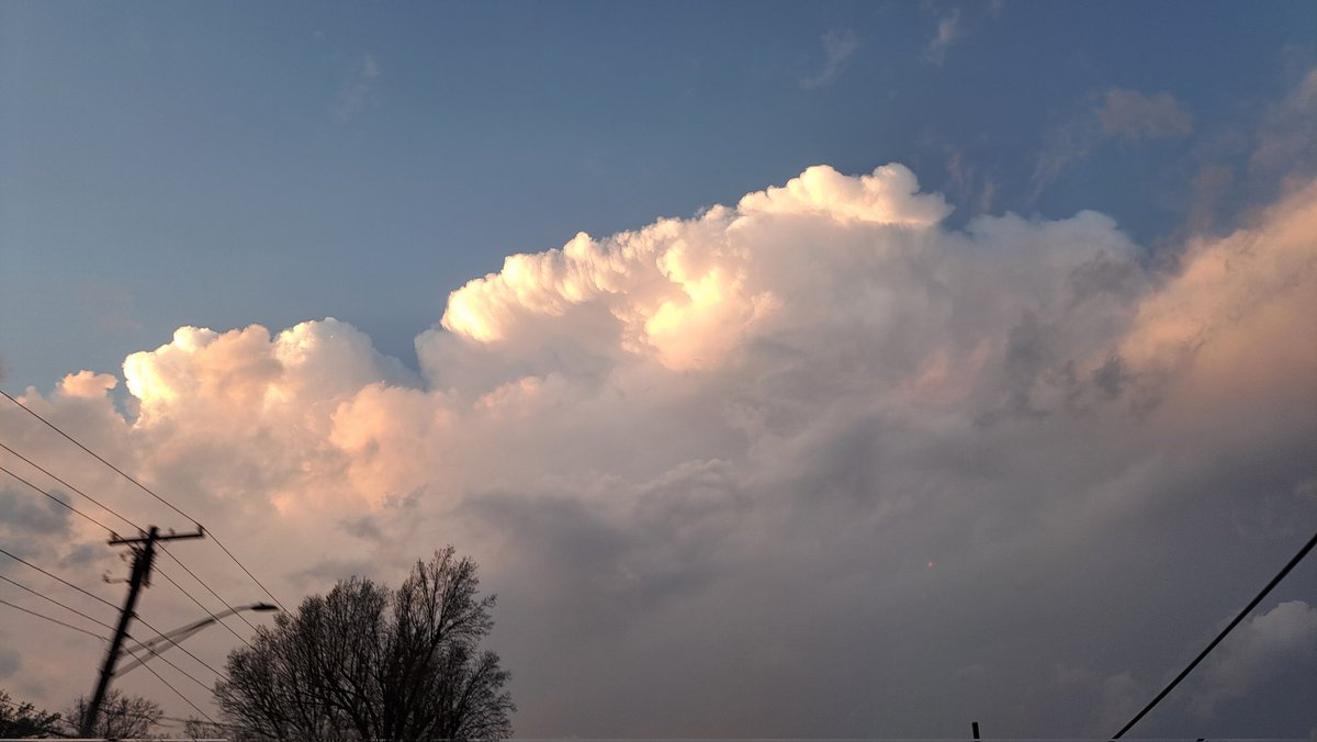 Jeremyds45's tweet photo. View from the south of the cell that has a tornado warning on it now east Southeast of Poplar Bluff

@NWSPaducah https://t.co/WkQK9eaxDX