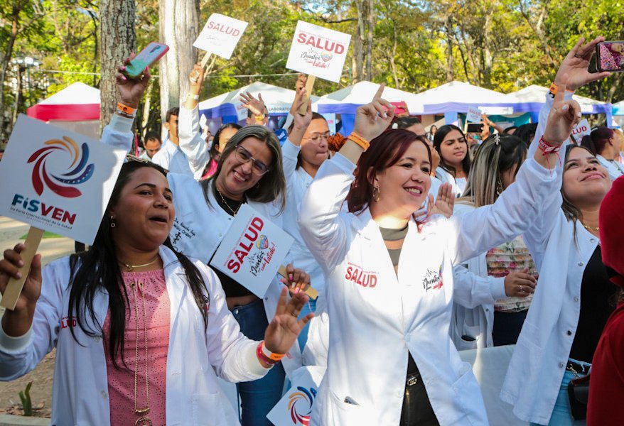 Nos hemos puesto al frente de la solución a nivel de salud, sea de medicamentos, atención médica, en tecnología y en la ciencia. Hemos salido adelante en las circunstancias más difíciles de guerra económica contra la Patria. ¡No han podido doblegar a Venezuela!