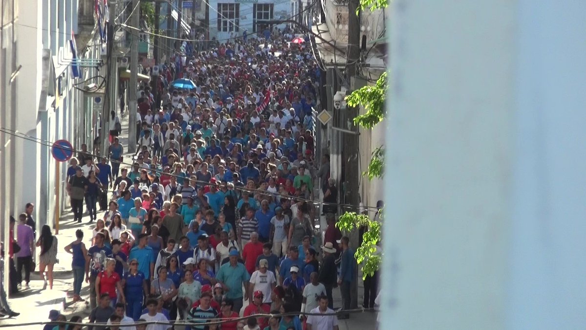 Colina_CTCuba's tweet photo. Gracias a nuestro heroico pueblo, que es quien merece disfrutar la Victoria 
#CubaGanó
#CubaPorLaVida https://t.co/SA1m5X0fFv