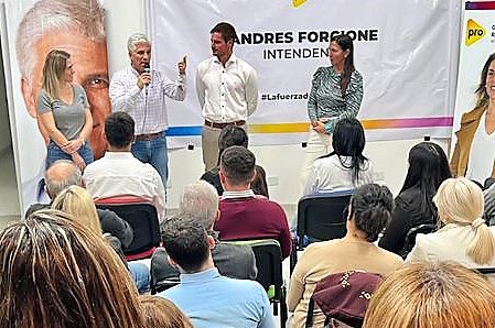 En VILLA MERCEDES acompañé el lanzamiento de campaña de Andres Forgione como candidato a Intendente de Cambia San Luis -Sublema PRO- en las elecciones del 11 de junio. <a href="/AndyForgioneS/">Andrés Forgione</a> es un joven dirigente muy comprometido con el cambio en su Ciudad y en la Provincia. 👏👏Andres !
