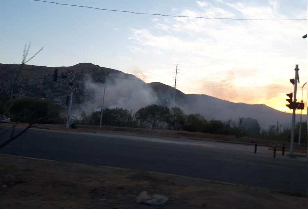 sekhy_m's tweet photo. #Oaxaca @SSPC_GobOax @PolVial_GobOax  se esta quemando algo en laa riveras a la altura de la fabrica de triplay https://t.co/qdOgBj93XJ
