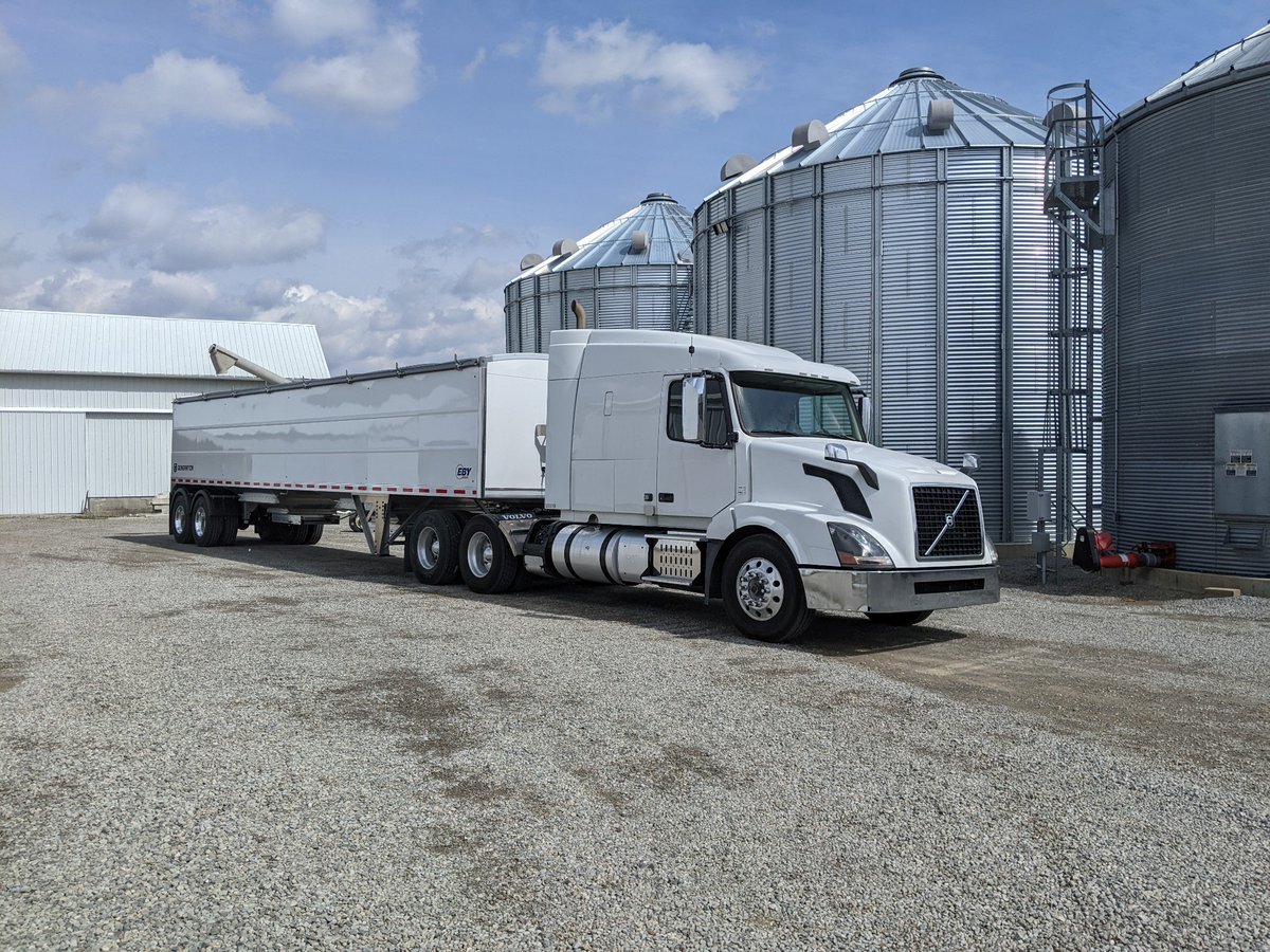 New rig made it through it's first week of hauling corn to Poet. She's not a Pete but I think she'll do just fine. #ohiofarm #corn #channelohio #volvotrucks #ebytrailers