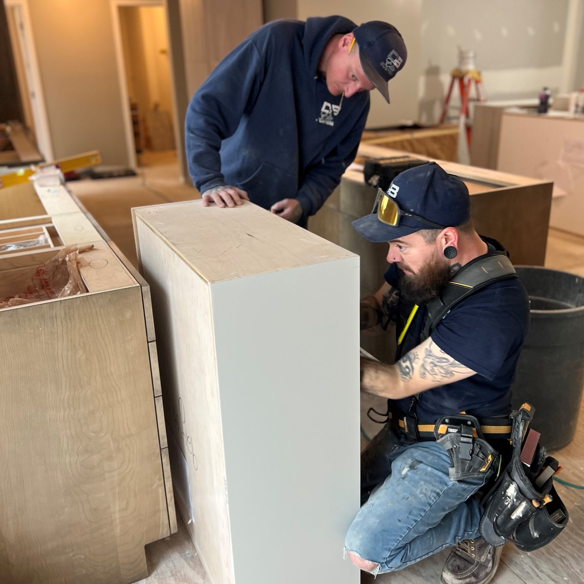 dbelitecustom's tweet photo. A Wyomissing, PA home is currently receiving an amazing first floor transformation!
🚚Things really started coming to life this week when our Trade Partner @AdelphiKitchens delivered cabinets.
🥯Our Elite team was fueled by delicious @DosieDough that our client kindly delivered. https://t.co/shWqrCHcYc