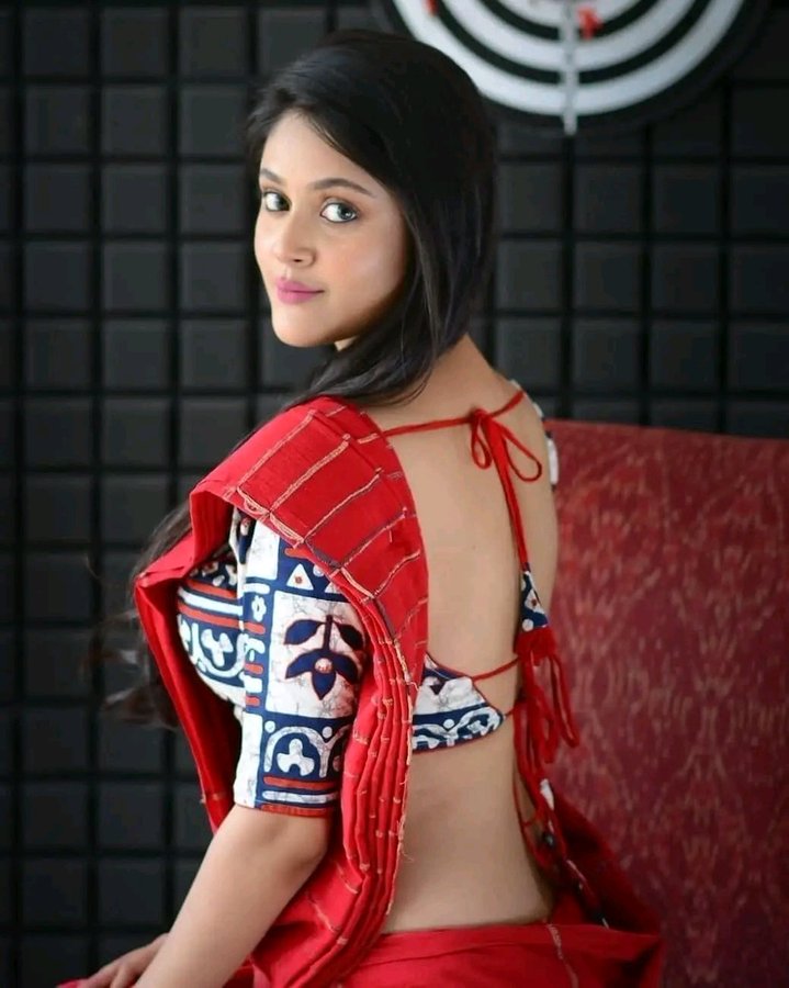 FsltrWMaEAAq_Am?format=jpg&name=900x900