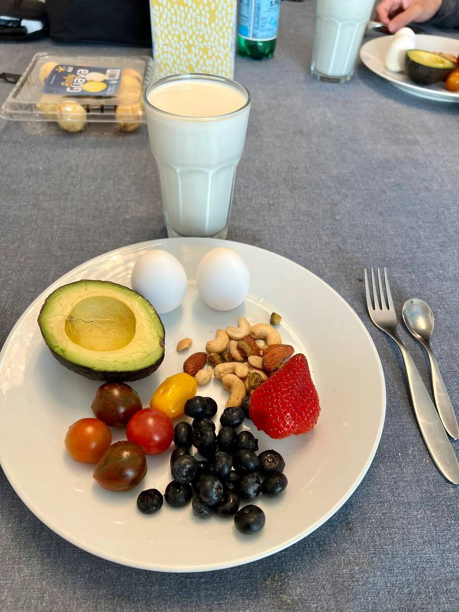 The morning of the day is early, the meal of the day is also early, so breakfast is important, in the busy also eat breakfast!