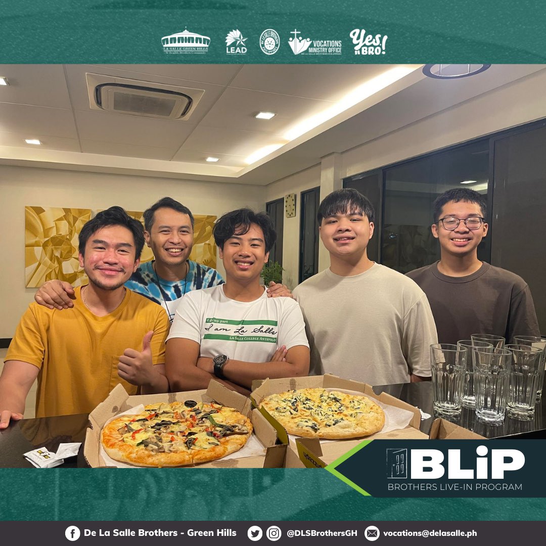 DLSBrothersGH's tweet photo. • #BLIP Day 3 Round Up: Community &amp; Congratulations •

Br. Felipe’s session with the live-inners about the Community Life of the Brothers. 🙏🏼

A simple treat followed in joyful anticipation of the live-inners passing the DLSU CAT. Congratulations! 👏🏼 

#YesBro #FSCvocations https://t.co/InftOCSJjo