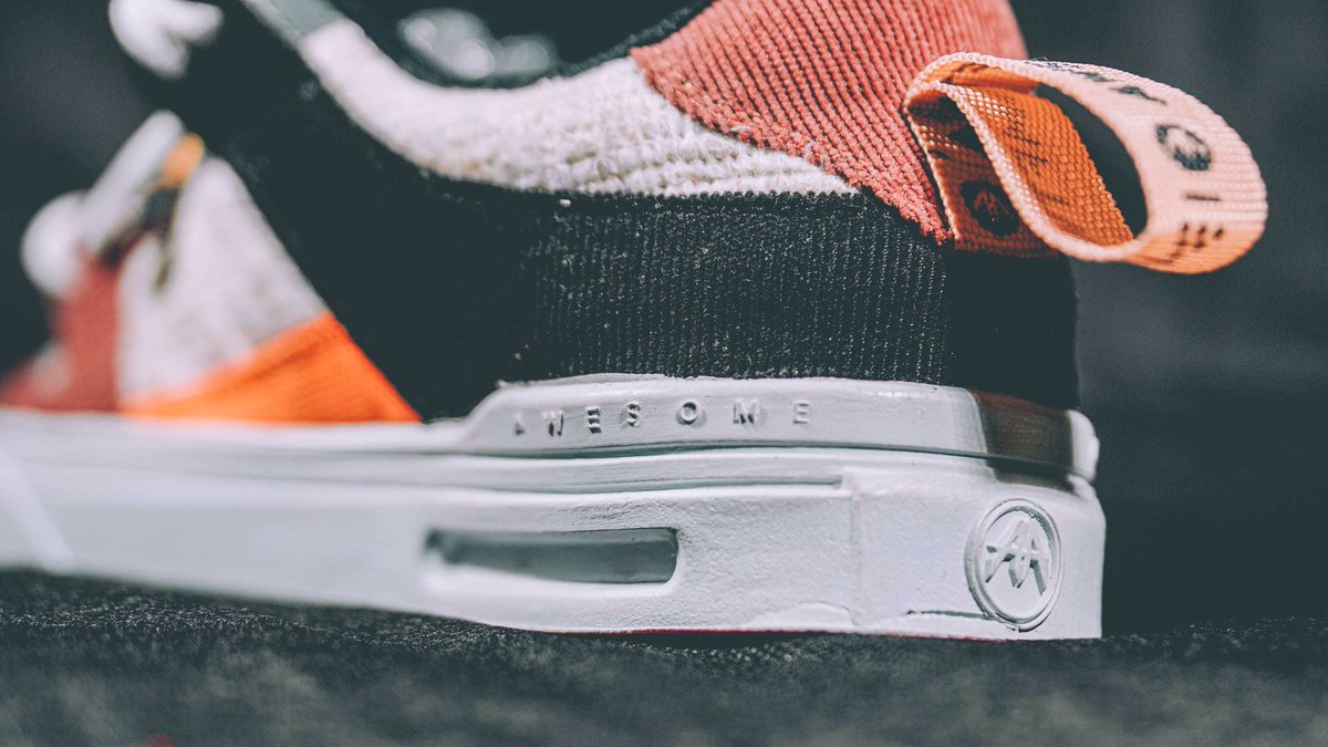 AWESOMEFOOTWEAR tweet media
