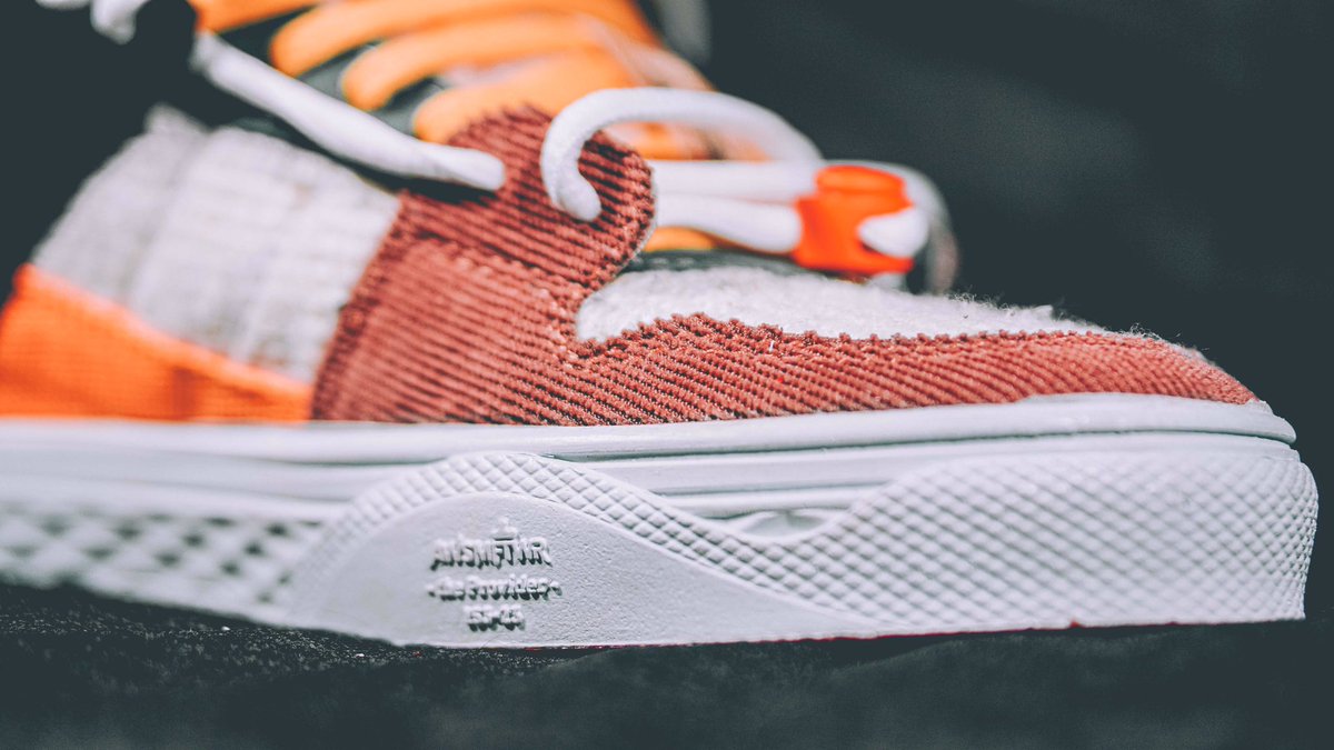 AWESOMEFOOTWEAR tweet media