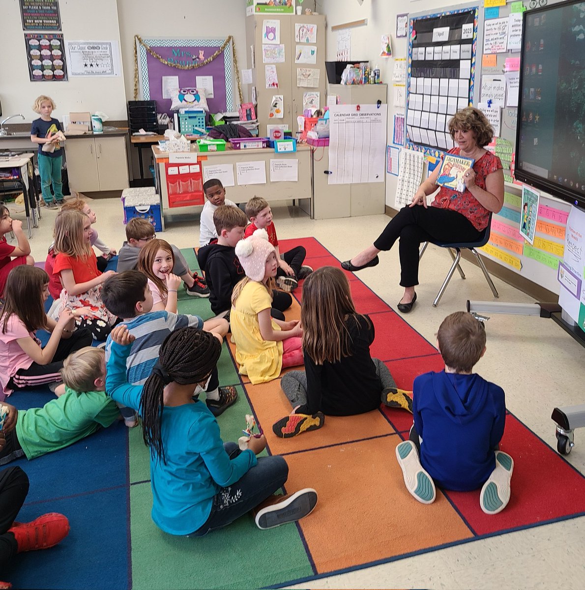MrsBruneSES's tweet photo. My first grade friends had a very hard time guessing whose mom today's mystery reader was....because she's MY mom! 😊 https://t.co/kp7te3nSGL