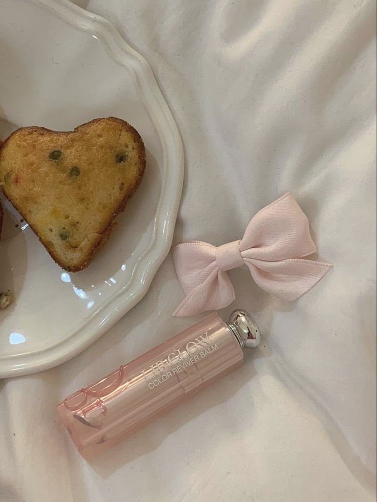 tarotdamiaa's tweet image. ⟡   ׅ     ﹙ 🦢 ﹚    ♡︭    31.03.23    ⪩ ⪨
   seja totalmente obcecada por 
você mesma ! #lovelytwt ꒱ ౨ৎ