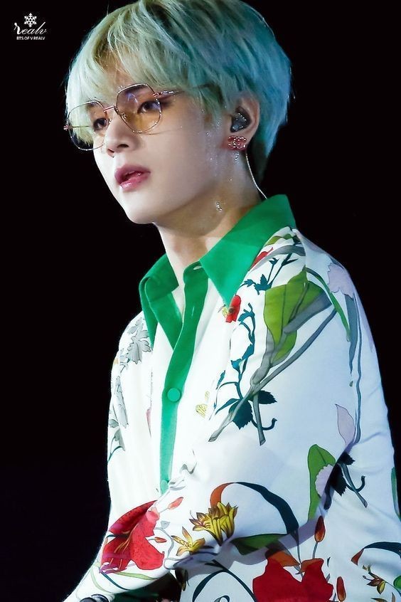 bangtannmylife_'s tweet image. @gucci @gucci_jp please have ambassador to Kim Taehyung the Gucci boy 🙏 #KIMTAEHYUNG #Gucci #Embassador #GUCCIPLEASE #Taehyungembassador