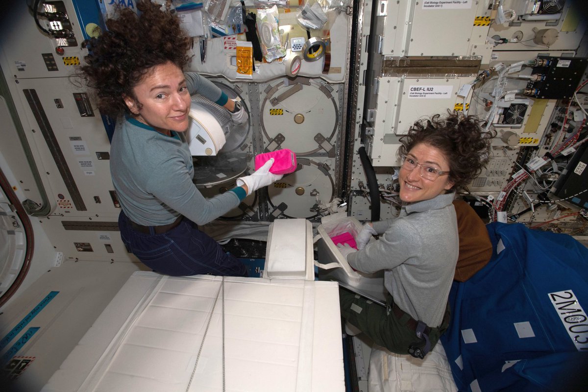 For #womenshistorymonth, we see how crews on @Space_Station with multiple women are finally becoming common. Why’s this matter? To me, it’s making more successful missions and a world where people with a dream work equally hard to reach that dream. Here’s to my own astro sisters!
