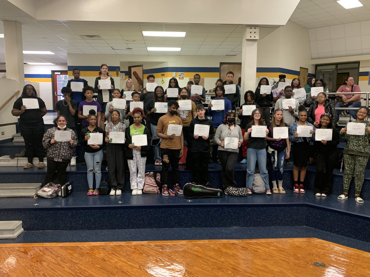 JeraldsNick's tweet photo. Congrats to all of our AMAZING student who received awards today! We are so proud of you. Excellence is the Expectation! Thank you Britney Campbell for hosting a GREAT event!!
#LNJMS #eagleland #awards https://t.co/YNWnPYmWGK