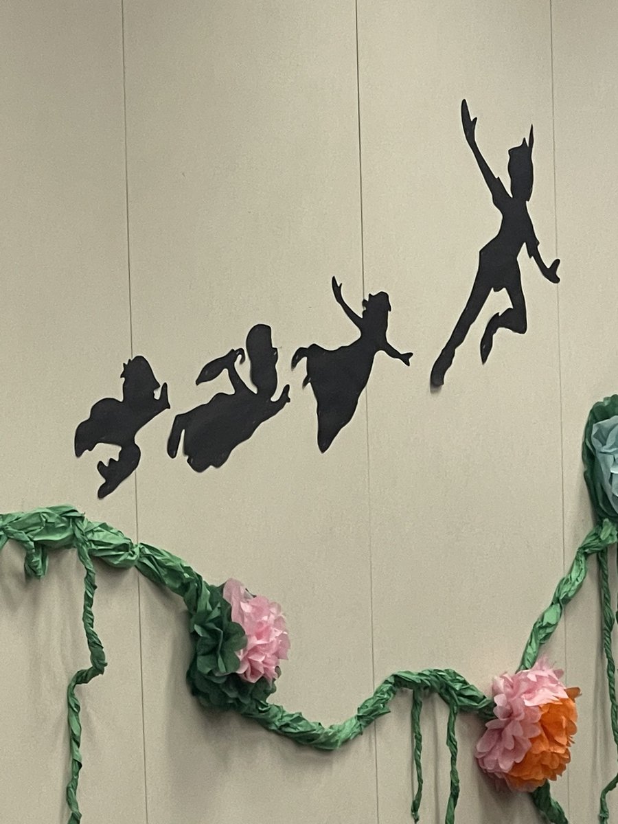 MrJCHernandez's tweet image. Night 1 performance last night was a blast.  Ready for Night 2s performance of #PeterPanJr at @LoaraElementary @AnaheimElem 😀