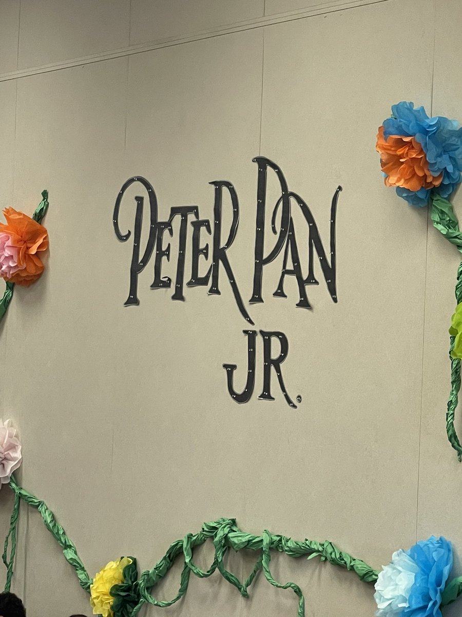 MrJCHernandez's tweet image. Night 1 performance last night was a blast.  Ready for Night 2s performance of #PeterPanJr at @LoaraElementary @AnaheimElem 😀