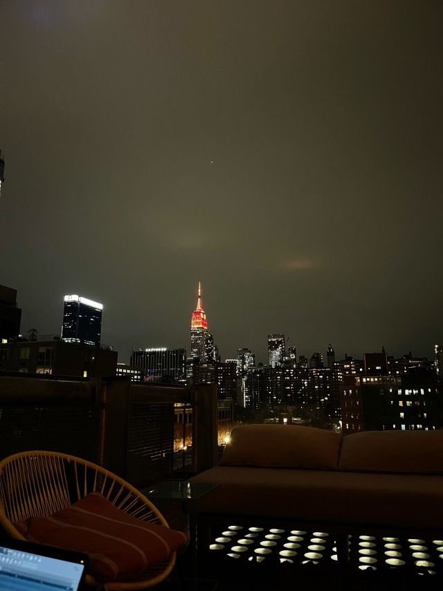 ⠀

               ﹫ shiigamura   ꗃ  new york city 33123 (🗝️)
                looks like someone made her way to nyc.
⠀