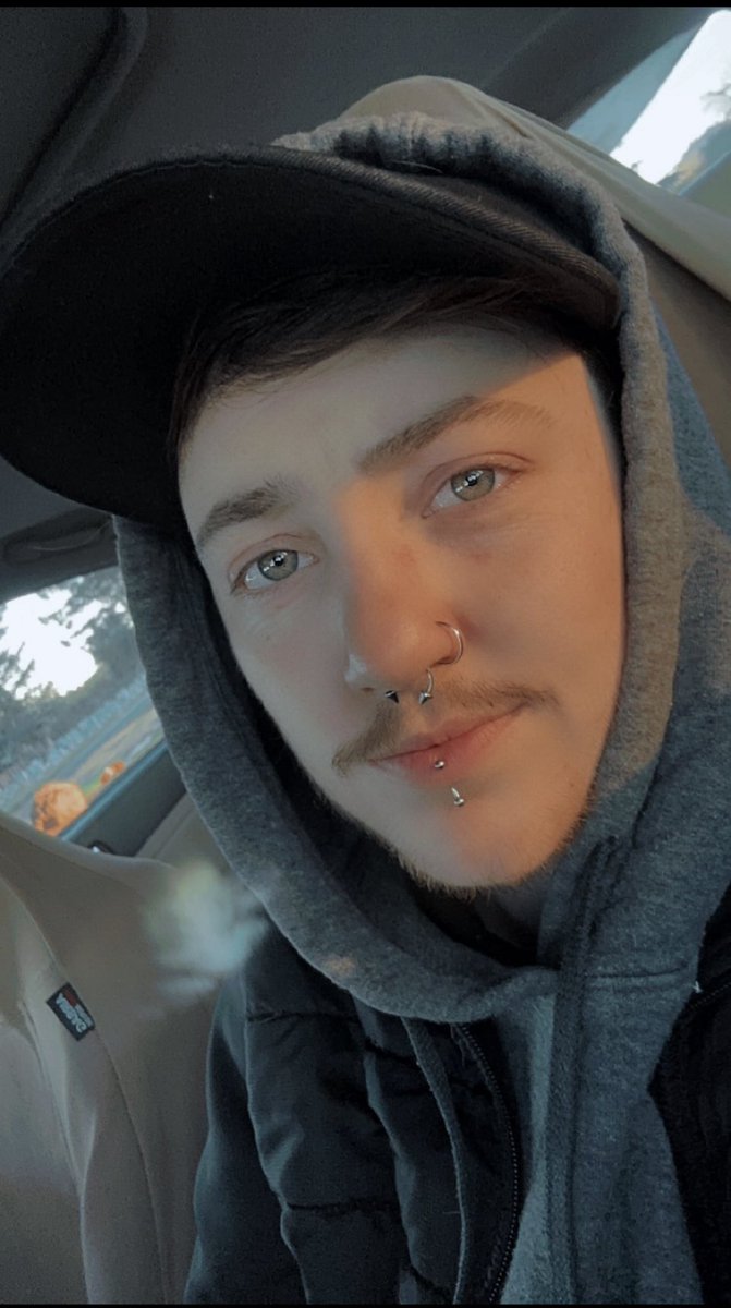 Spadez_h's tweet image. #TransDayOfVisibility 
very proud to be who i am and where i am today🖤🏳️‍⚧️
truly living my best authentic life now🥹🫶🏼