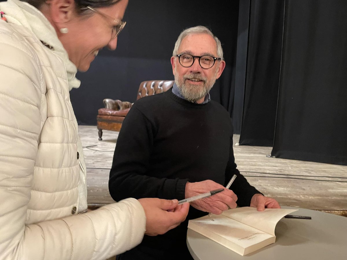 Ieri sera a Busca con Franco Faggiani e <a href="/rosellapelle/">Rosella</a>, si replica oggi a Elva alle 16! @linventariodellenuvole #occitan #caviè #pelassiers <a href="/LibreriaAcciuga/">Libreriadell'Acciuga</a> #vallemaira