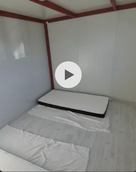 Nasıl bir bölgeye ihtiyaca bağlı hekim planlaması yapılıyor öyle de aslında poliklinik hizmeti vermek için asistanların olmadığı ve bunu yeterli eğitimde almadan yapamayacaklarını, göçen ve kısa vadede dönmeyecek nüfus nedeniyle de orada başta onlara ihtiyaç olmadığını bilmeliyiz