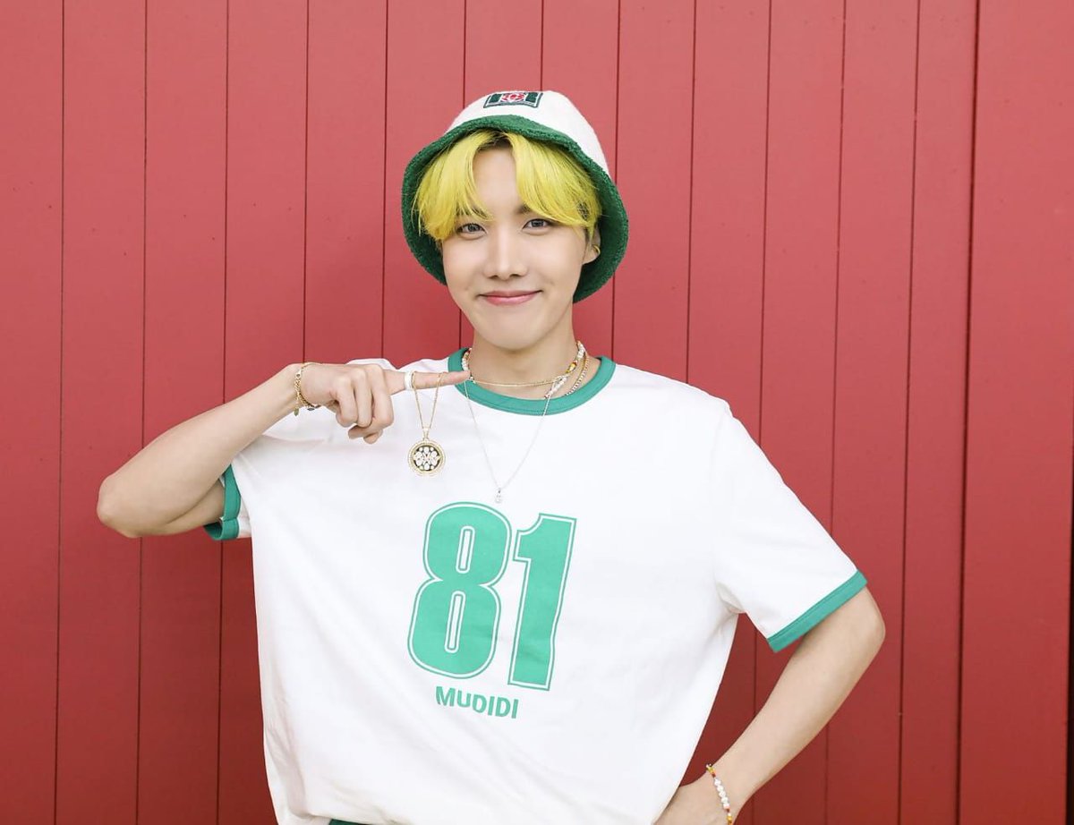 playlist_of_bts's tweet photo. [🔠 Traducción ] @BTS_twt #HOSEOK

#JHOPE 🌟 Comunicado
Comienzo del servicio militar

Hola.
Esto es BIGHIT MUSIC.

Agradecemos a todos los fanáticos por su continuo apoyo a BTS y nos gustaría informarles sobre el próximo enlistamiento militar de J-HOPE 

+ https://t.co/vDcSZKyusa