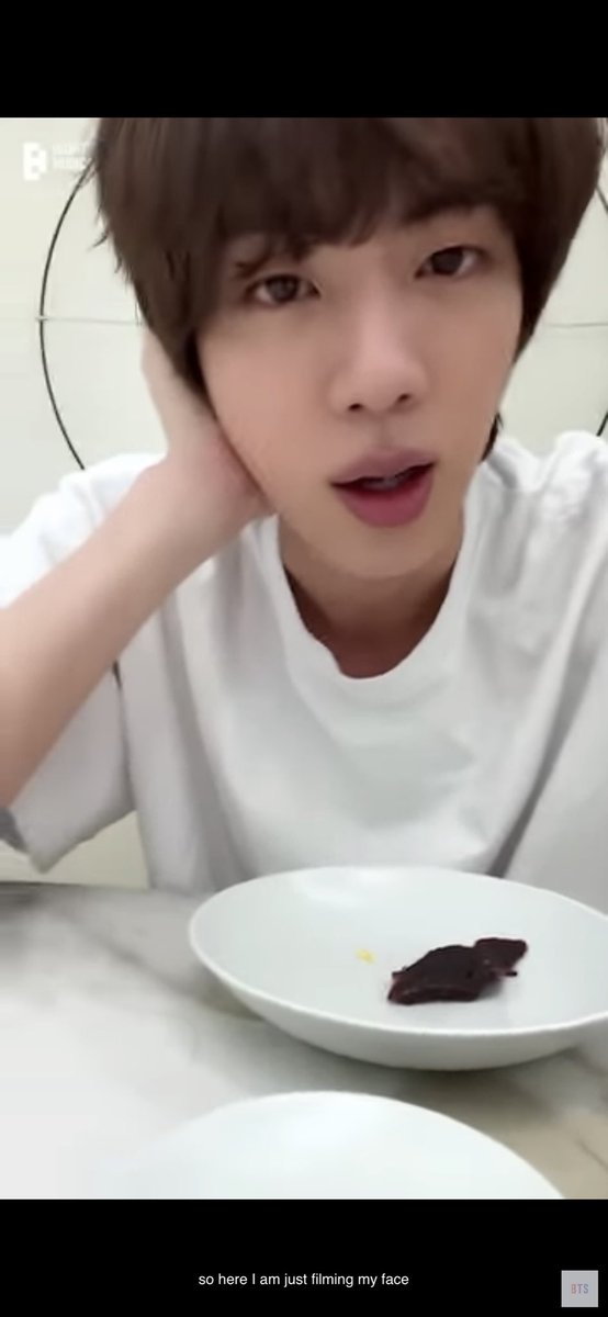 kikisuganamu's tweet photo. Thank you for saying „Hi“, Jin. Your face is enough to make us feel better 💜 and you‘re cute when you‘re tipsy 🫶 #JIN  #monthlymessage #missyou https://t.co/FFIvS7nPKf