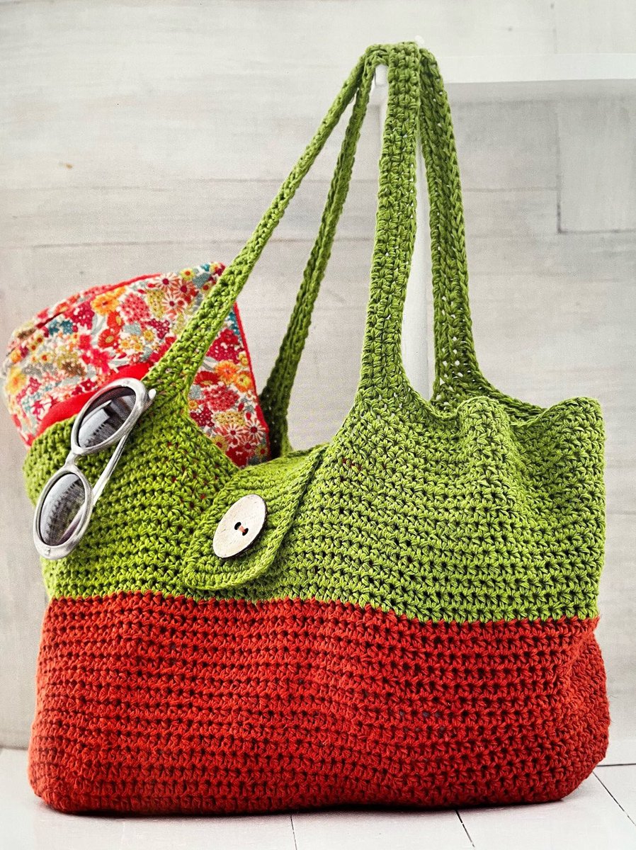 Crochet Summer Beach Straw Bag Pattern #crochet #sewing #crochetpattern #earlybiz #crafts #magic #MHHSBD #shopindie #crochetyarnbag #crochetbag #strawbag #yarnbag #crocheting #summerbag etsy.me/3ZFUVio