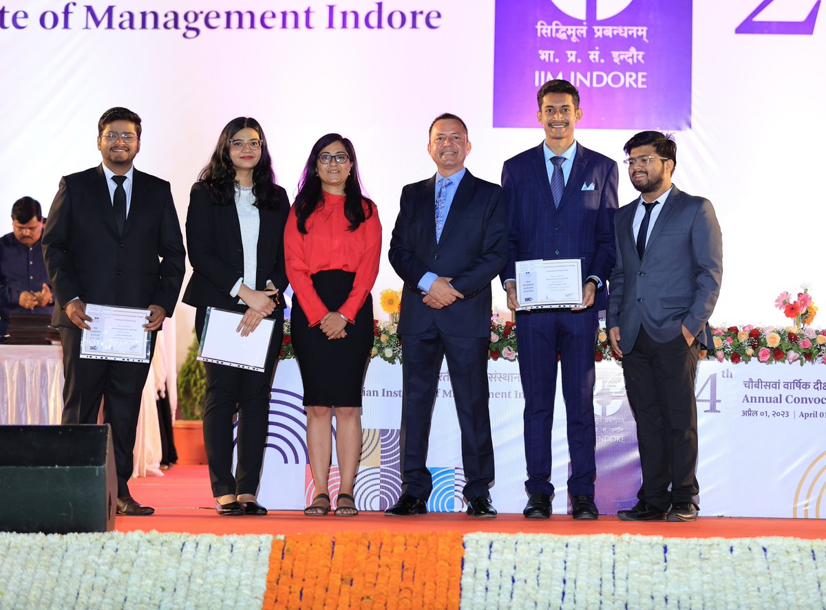 IIM_I's tweet photo. The #24thConvocation began with the Pre-Convocation ceremony on March 31, 2023, which witnessed the distribution of certificates to the coordinators of various student committees by Prof. @askhimanshurai.
#IIMIat26 #IIMIndore #StudentCommittees #Achievers https://t.co/tEdLZJLbxg