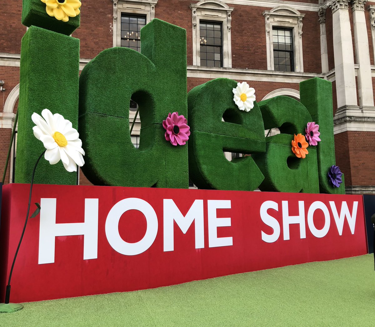 It’s the final weekend of the <a href="/ideal_home_show/">Ideal Home Show</a>! If you are coming to the show, drop by H410 and say hello to Team <a href="/goabodeuk/">@goabodeuk</a> 👋 #homeautomation #securitysystems #homesecurity