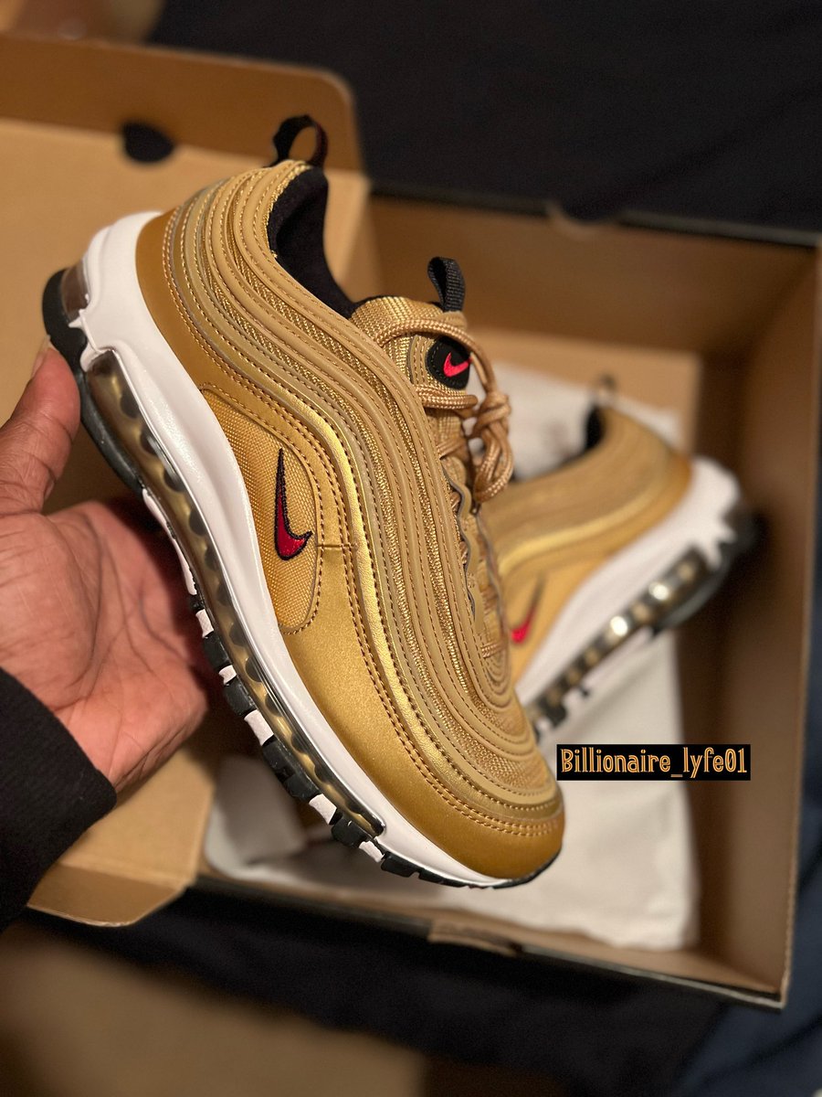 DreadLyfe_757's tweet photo. Another late delivery #airmax97 #goldbullets https://t.co/NJ1bZgDesV