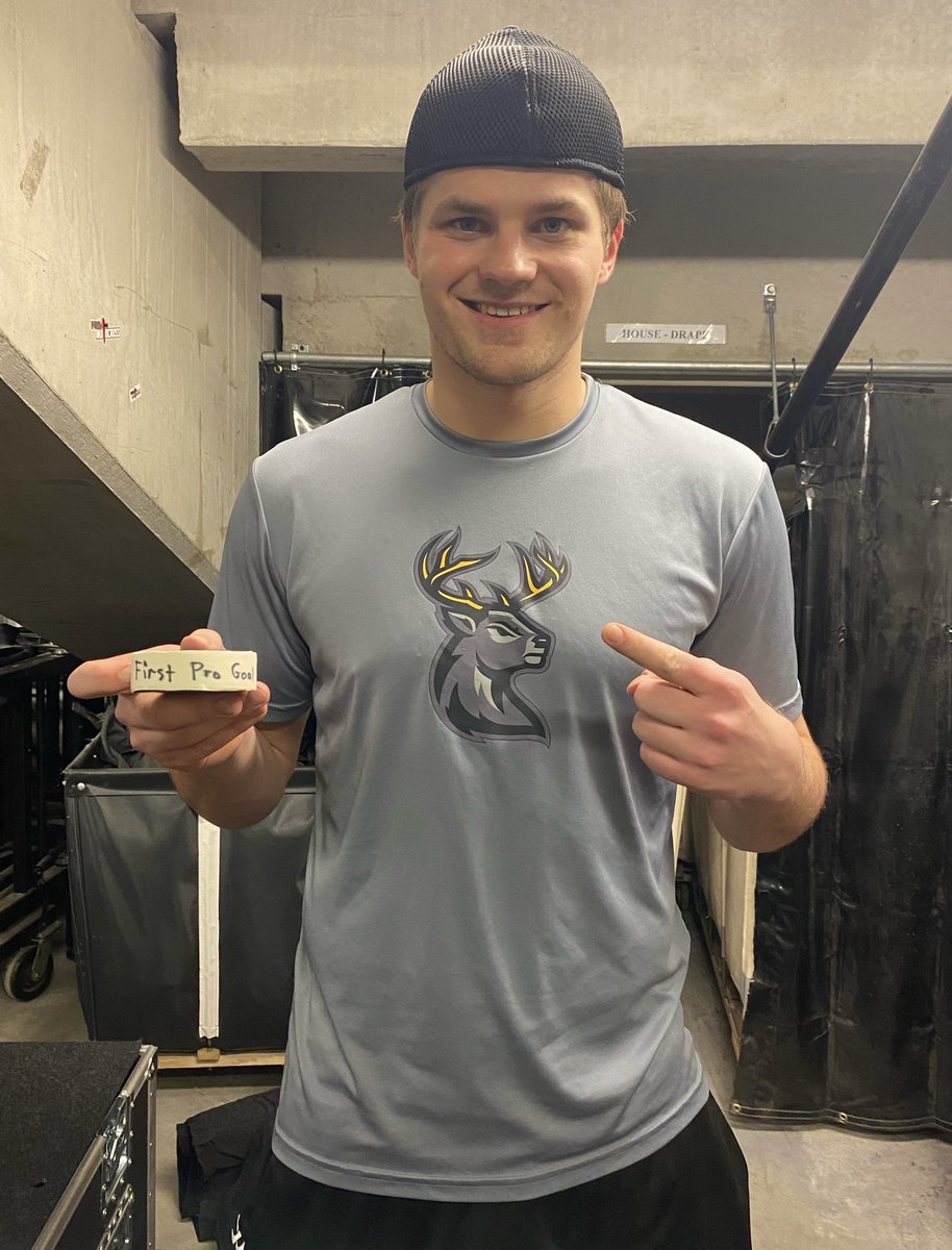 UMass Lowell Hockey tweet media