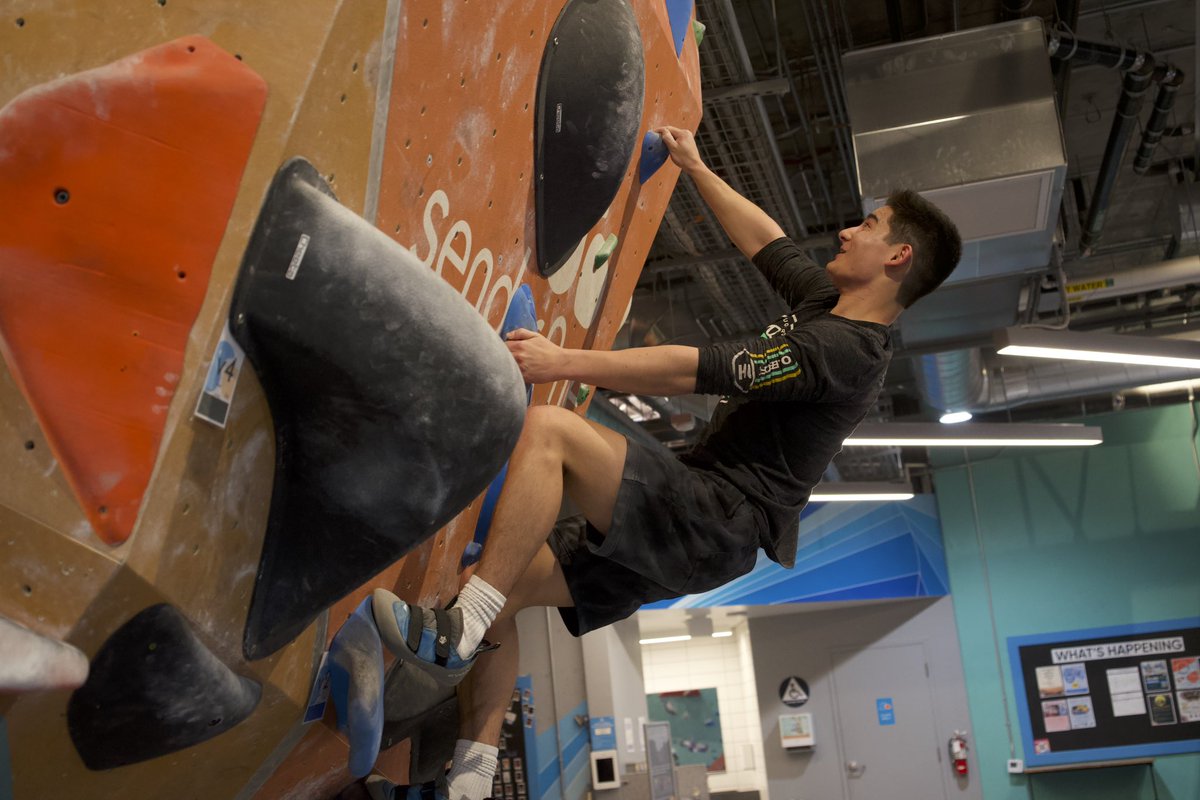 LMUStudentEXP's tweet photo. Check out these photos from our first πͺ¨ rock climbing meetup at Sender One in Playa Vista! Over 20 π¦ Lions joined Outdoor and Adventure Recreation, LMU Rock Climbing Club, and @lmuhousingβs Recreation Outdoor Adventure in Rosecrans program. #StudentEXP #MindBodySpirit https://t.co/TL54y2QDQ0