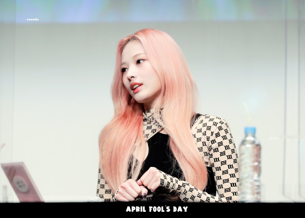 rocoda_gif's tweet photo. #지니  #JINNI
#AprilFoolsDay 

💗 다음 만남은 언제입니까? https://t.co/27cTJ44GvP