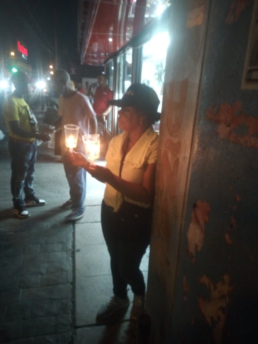 g_polancob's tweet photo. En la noche de hoy el @PLDSDO tuvimos encendido de velas por el alto costo de la vida.

Estamos rumbo al triunfo del 2024.

#AguanteQueFaltaPoco
@PLDenlinea @CasaNacionalPLD @MGanadoresPLD https://t.co/3ZWrRRkW5b