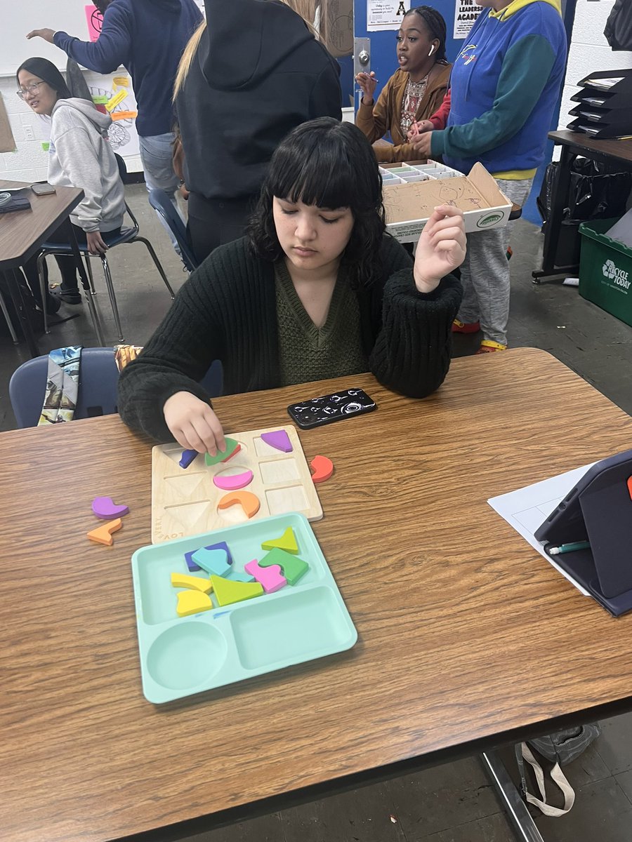 Sarah Dellinger tweet media